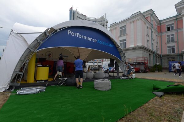 Фотофакт: Дом болельщиков команды России готовится к открытию в Минске - Sputnik Беларусь