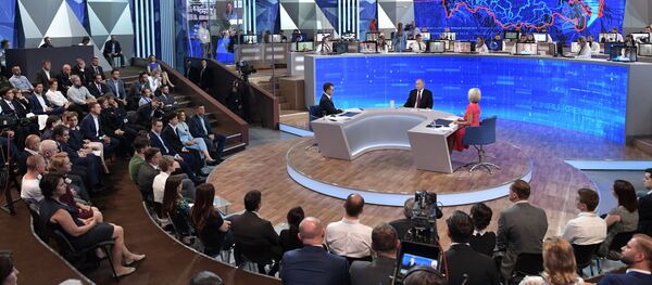 Прямая линия с президентом РФ Владимиром Путиным - Sputnik Беларусь