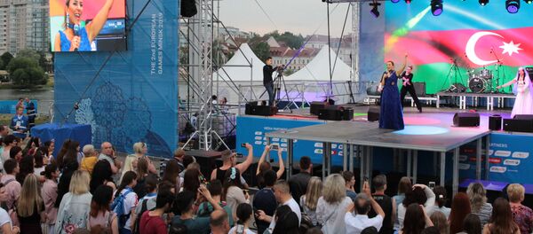 Послушать знаменитую певицу из Азербайджана собрались как минчане, так и гости города - Sputnik Беларусь