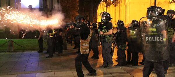 Столкновения на улицах Тбилиси - Sputnik Беларусь