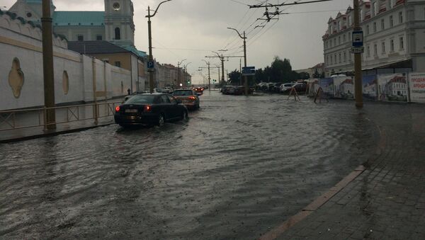 Подтопленная улица в Гродно - Sputnik Беларусь