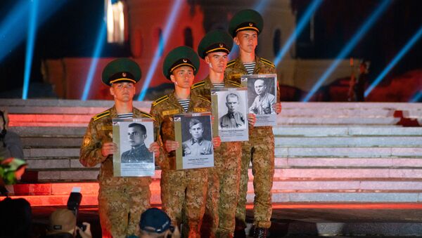 Минутой молчания почтили память погибших у Брестской крепости - Sputnik Беларусь