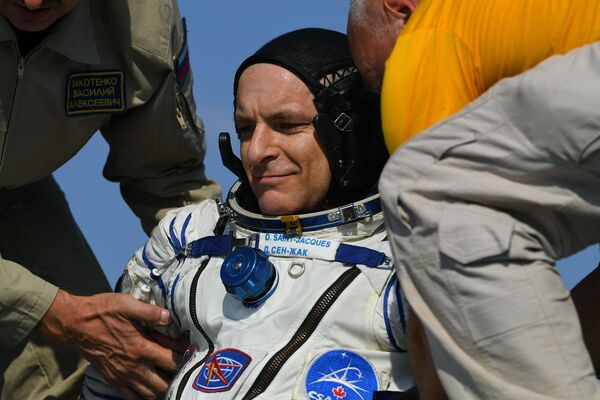 Саюз з трыма членамі экіпажа МКС прызямліўся ў Казахстане - Sputnik Беларусь