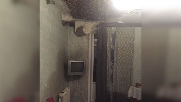 Потолок обвалился в жилом доме в Минске из-за ливня - Sputnik Беларусь