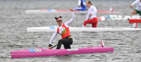 Алена Ноздрева завоевало золото в соревнованиях каноэ на 200 м Алена Ноздрева завоевало золото в соревнованиях каноэ на 200 м - Sputnik Беларусь