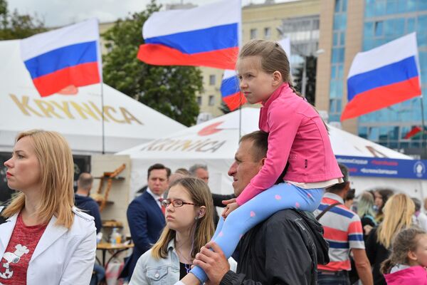 Родители с детьми на Дне культуры России в Минске - Sputnik Беларусь
