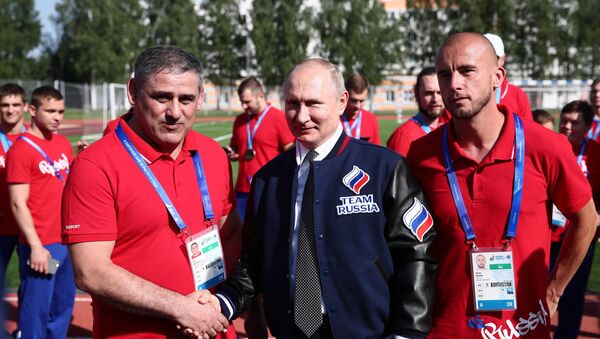 Президент России встретился с российскими спортсменами - Sputnik Беларусь