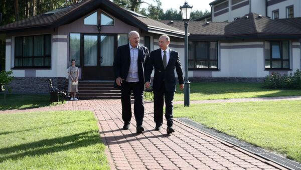 Президент РФ Владимир Путин и президент Беларуси Александр Лукашенко (слева) - Sputnik Беларусь