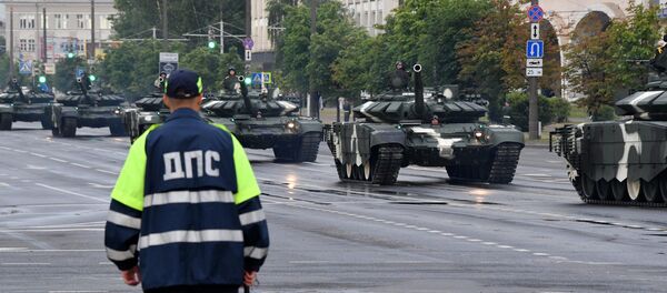 Перекрытие движения из-за репетиции парада - Sputnik Беларусь
