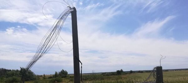 Поврежденная опора ЛЭП - Sputnik Беларусь