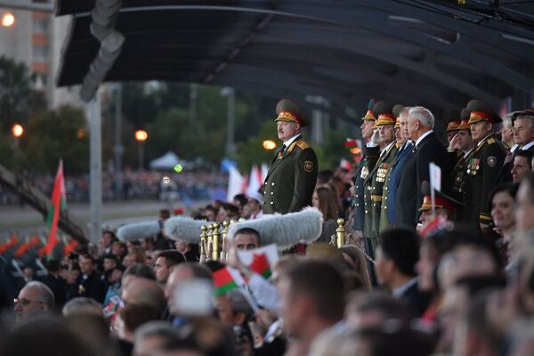 Президент Беларуси Александр Лукашенко на параде 3 июля 2019 года - Sputnik Беларусь