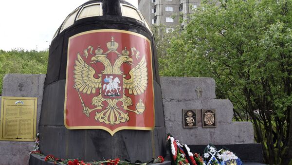 Траурные мероприятия в память о погибших моряках-подводниках   - Sputnik Беларусь