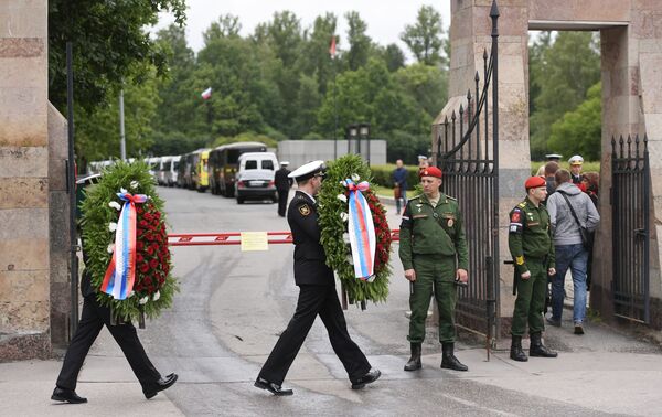 Похороны погибших подводников прошли в Санкт-Петербурге - Sputnik Беларусь