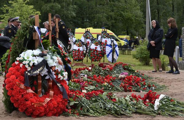 Похороны погибших подводников прошли в Санкт-Петербурге - Sputnik Беларусь