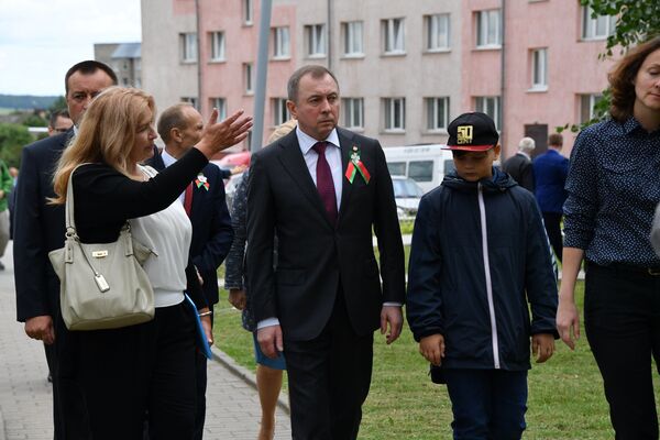 В Новогрудке открыли памятник, деньги на который выделил свояк Трампа В Новогрудке открыли памятник, деньги на который выделил свояк Трампа - Sputnik Беларусь