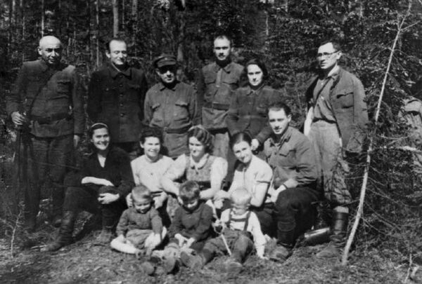 В Налибоках восстановят место, где спасались от немцев предки зятя Трампа - Sputnik Беларусь