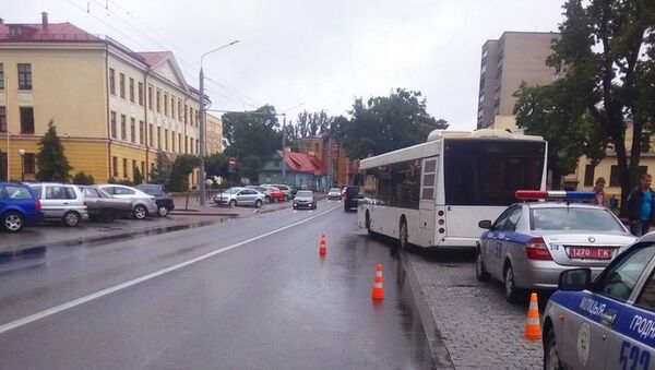 Автобус переехал не успевшего зайти в салон пенсионера в Гродно - Sputnik Беларусь