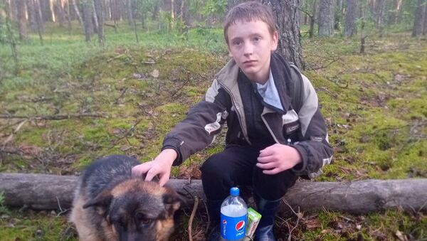 Пропавший мальчик и нашедшая его собака - Sputnik Беларусь