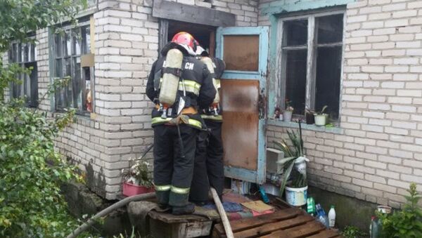 Спасатели вывели из огня трех пенсионерок в Верхнедвинске - Sputnik Беларусь