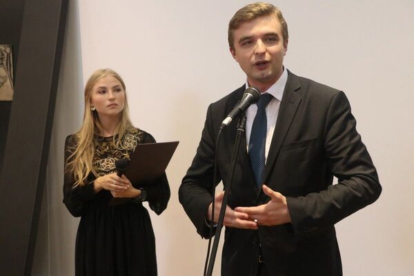 У Мінску адкрылася выстава праекта Вайна і Мір Вадзіма Сідура - Sputnik Беларусь