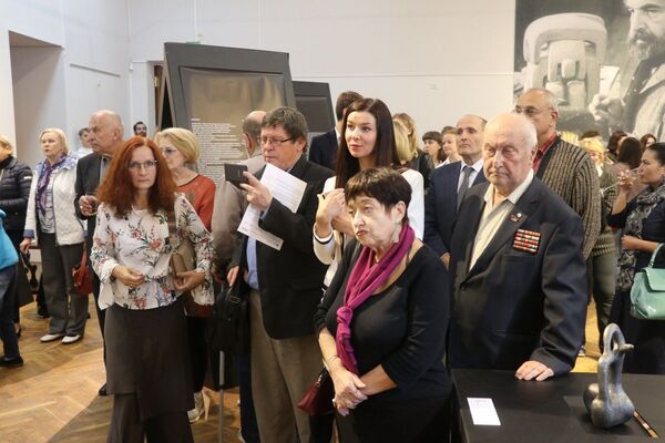 У Мінску адкрылася выстава праекта Вайна і Мір Вадзіма Сідура - Sputnik Беларусь