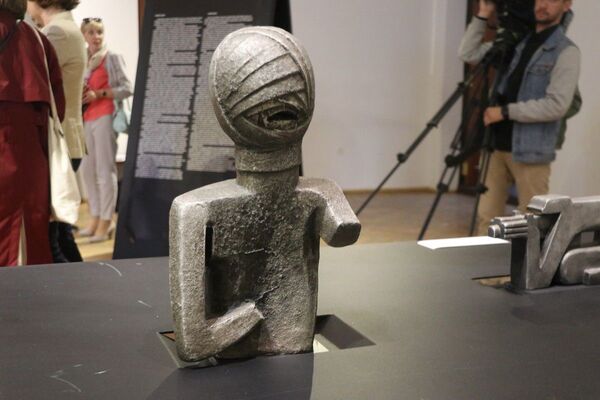 У Мінску адкрылася выстава праекта Вайна і Мір Вадзіма Сідура - Sputnik Беларусь