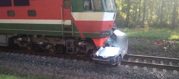 Поезд сбил легковушку под Быховом - Sputnik Беларусь