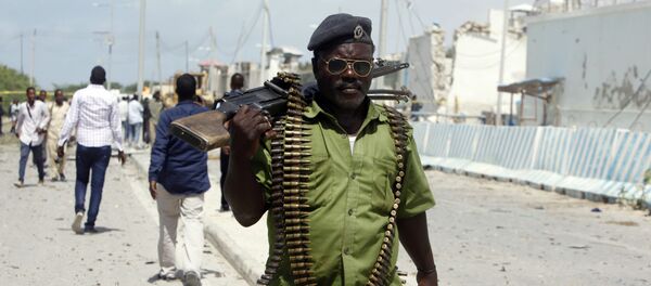 Сомалийский солдат патрулирует улицы, архивное фото - Sputnik Беларусь