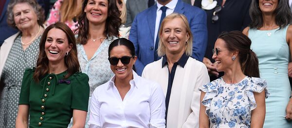 Кейт Миддлтон и Меган Маркл на финале Уимблдона - Sputnik Беларусь