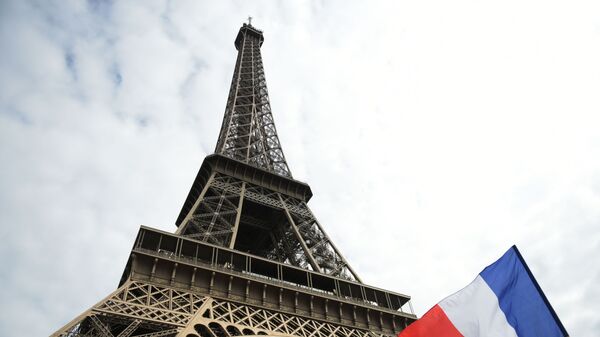 Эйфелева башня в Париже - Sputnik Беларусь