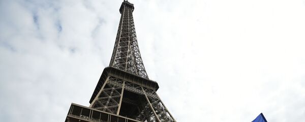 Эйфелева башня в Париже - Sputnik Беларусь