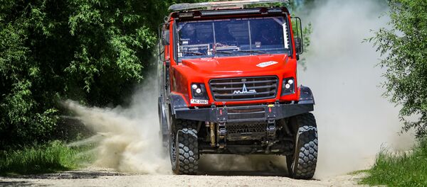 Капотник Сергея Вязовича на одном из этапов Шелкового пути - Sputnik Беларусь