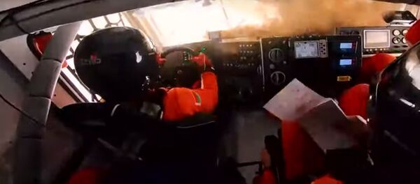 Засыпало песком: видео из кабины опрокинувшегося МАЗа Вязовича - Sputnik Беларусь