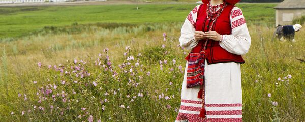 Адзенне для беларусаў было не проста ўпрыгажэннем, а абярэгам і абаронай - Sputnik Беларусь