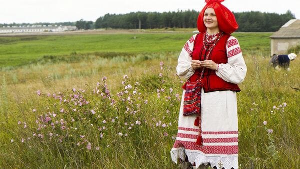 Адзенне для беларусаў было не проста ўпрыгажэннем, а абярэгам і абаронай Адзенне для беларусаў было не проста ўпрыгажэннем, а абярэгам і абаронай - Sputnik Беларусь