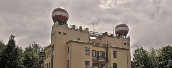 Металічна-залаты колер канструктывістаў асабліва любілі, першапачаткова абсерваторыя будавалася менавіта ў такой гаме. Металічна-залаты колер канструктывістаў асабліва любілі, першапачаткова абсерваторыя будавалася менавіта ў такой гаме. - Sputnik Беларусь