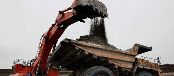Добыча угля на Новошахтинском разрезоуправлении в Приморье - Sputnik Беларусь