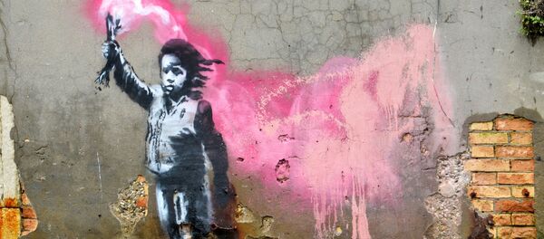 Меркаваная праца брытанскага вулічнага мастака Бэнксі, якая паказвае дзіця-мігранта, якое носіць выратавальную камізэльку ў Венецыі Меркаваная праца брытанскага вулічнага мастака Бэнксі, якая паказвае дзіця-мігранта, якое носіць выратавальную камізэльку ў Венецыі - Sputnik Беларусь