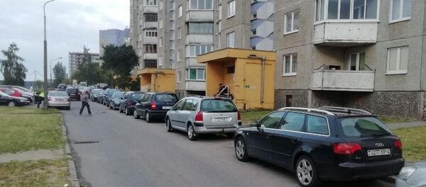 Легковушка сбила семилетнюю девочку во дворе жилого дома - Sputnik Беларусь