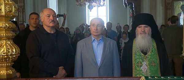 Александр Лукашенко и Владимир Путин побывали на службе в Валаамском монастыре - Sputnik Беларусь