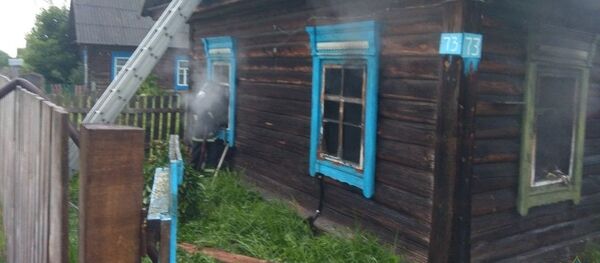 Сгоревший дом в Петриковском районе - Sputnik Беларусь