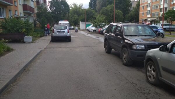 Школьницу сбила иномарка во дворе дома в Бресте - Sputnik Беларусь