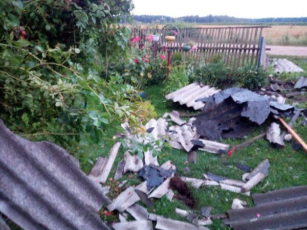 И крыши сорвало, и парники унесло: ураган наблюдали под Могилевом И крыши сорвало, и парники унесло: ураган наблюдали под Могилевом - Sputnik Беларусь