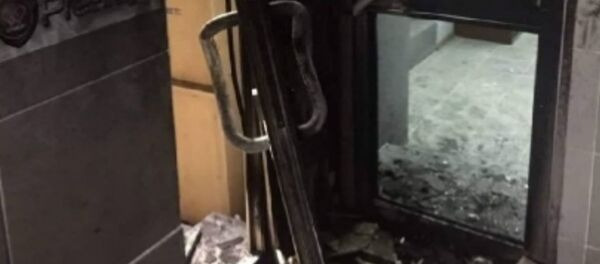 Мужчина поджег двери офиса в Минске - Sputnik Беларусь