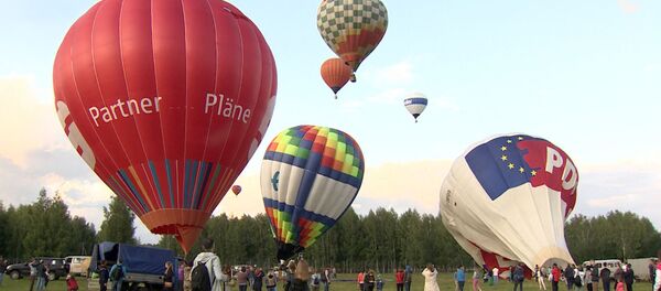 Фестиваль воздухоплавания в Переславле-Залесском Фестиваль воздухоплавания в Переславле-Залесском - Sputnik Беларусь