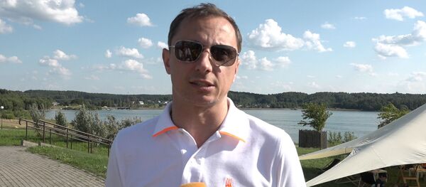 Телеведущий Вадим Галыгин сегодня будет болеть за БАТЭ на стадионе - Sputnik Беларусь