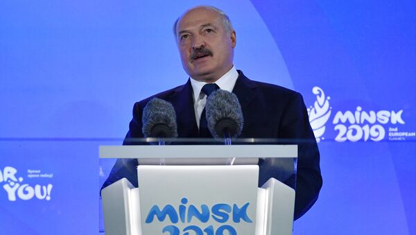 Президент Беларуси Александр Лукашенко во время торжественной церемонии открытия II Европейских игр в Минске - Sputnik Беларусь
