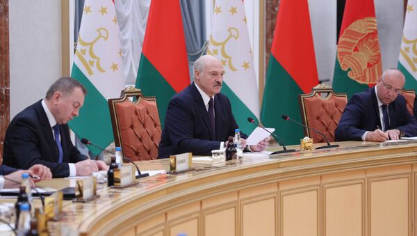 Президент Беларуси Александр Лукашенко во время визита в Таджикистан - Sputnik Беларусь