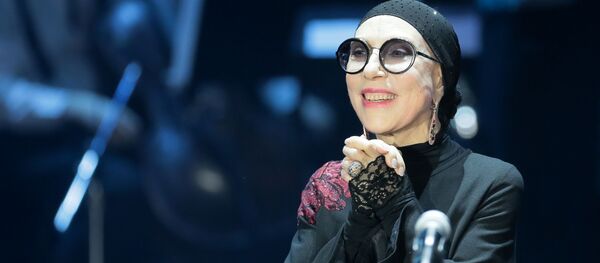 Актриса Инна Чурикова во время концерта - Sputnik Беларусь