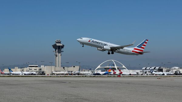 Boeing 737 МАХ взлетает в аэропорту Лос-Анджелеса - Sputnik Беларусь